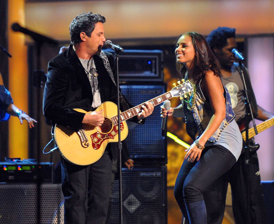 Alejandro Sanz and Alicia Keys // 10th Annual Latin Grammy Awards (Show)