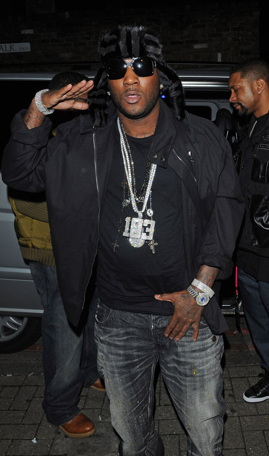 Young Jeezy leaving Rihanna's Nokia concert in London - November 16th 2009