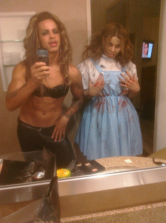 Steph Jones & Jordin Sparks (Halloween 2009)