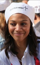 Zoe Saldana // Los Angeles Mission & Anne Douglas Center's Thanksgiving Meal for the Homeless