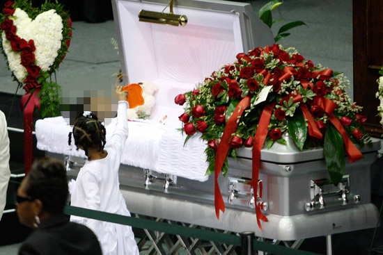 Chris' daughter Seini // Cincinnati Bengals player Chris Henry's (#15) funeral