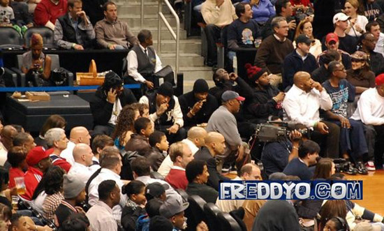 Chris Brown & Usher eating chicken wings // Atlanta Hawks vs. Cleveland Cavaliers Basketball Game - December 29th 2009