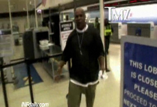 VIDEO: Mike Tyson's Altercation with Photographer at LAX - "I Will Kill You!"