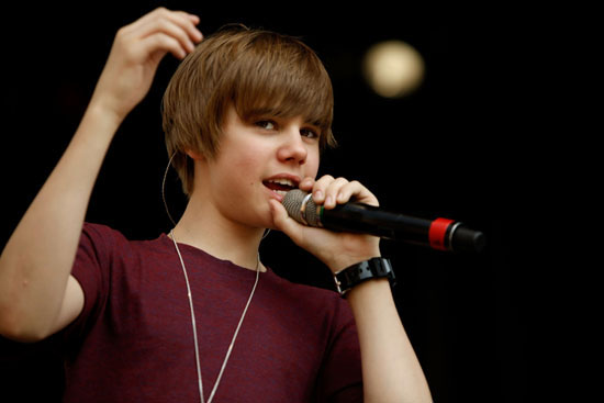 justin bieber easter 2011. Justin Bieber Performs at the
