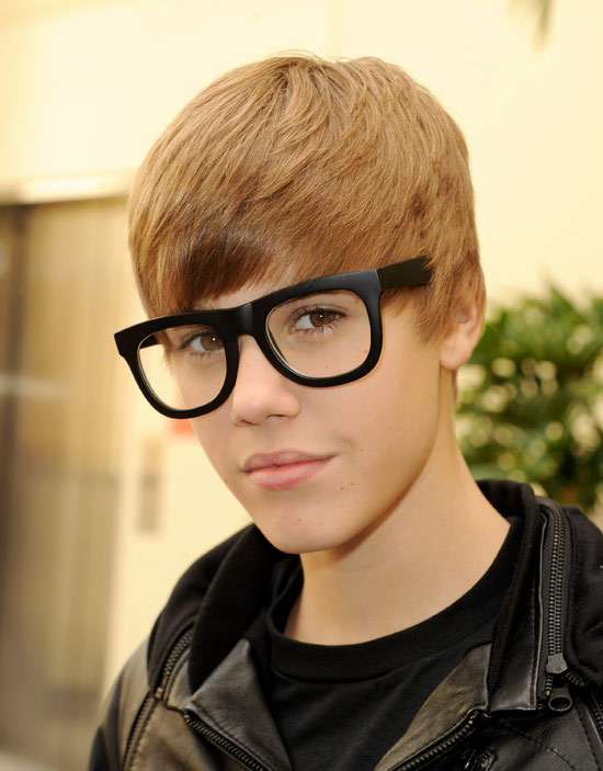 what color are justin bieber eyes. Pop sensation Justin Bieber