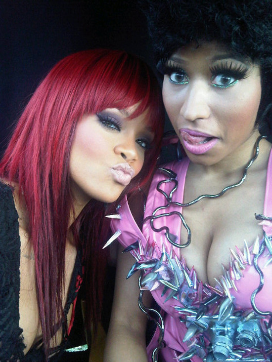 rihanna dating nicki minaj. Nicki Minaj and her new BFF