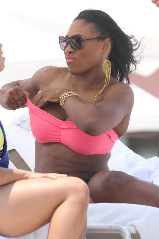 Serena Williams Shows Off Her Body In A Teeny Weeny Pink Bikini Photos