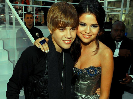 justin bieber beats up selena gomez. Young teen crooner Selena