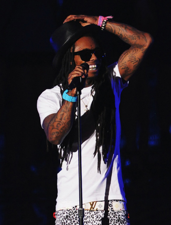 http://gossiponthis.com/wp-content/uploads/2011/08/lil-wayne-vma-1.jpg