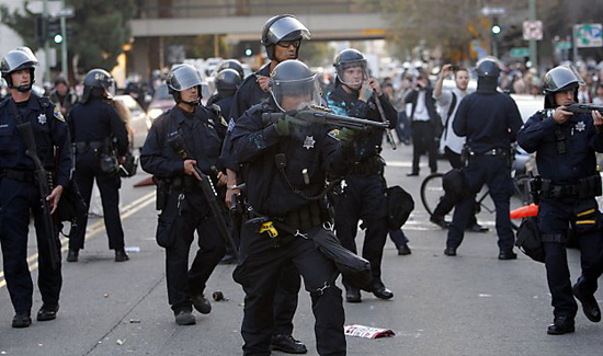 OCCUPY OAKLAND Protestors Attacked by Police with Tear Gas and Rubber ...