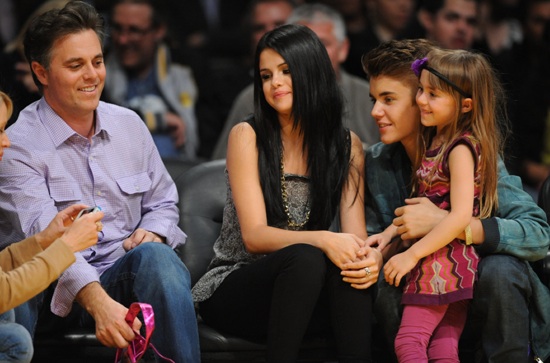 Justin Bieber & Selena Gomez: Kissy Couple at Lakers Game: Photo 2650491, Justin Bieber, Selena Gomez, Video Photos