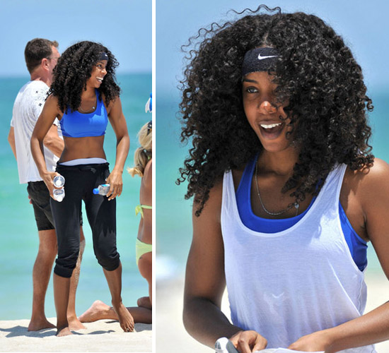 Kelly Rowland shows off her slim figure on the beach