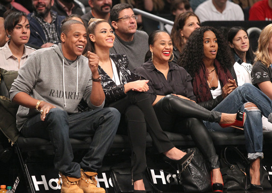 Família Carter on X: JAY-Z, Angie, Beyoncé e Kelly Rowland no #SuperBowl   / X