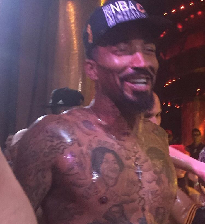 jr-smith-no-shirt-club