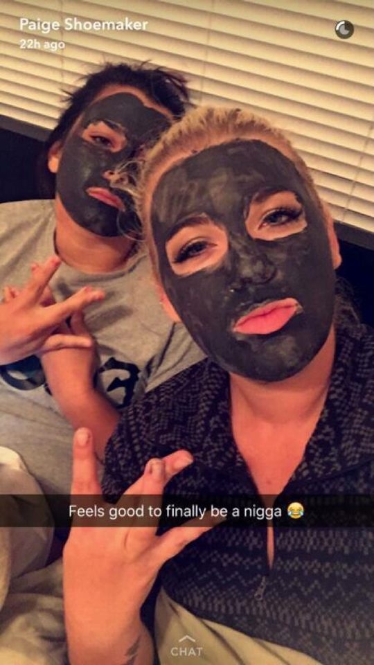 paige-shoemaker-racist-snapchat-blackface-photo