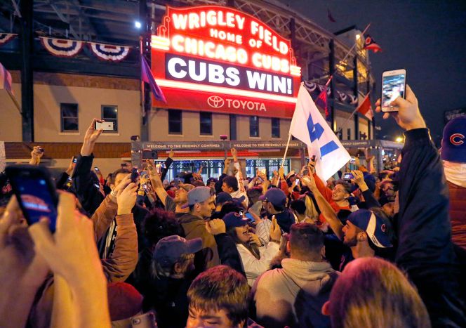 wrigley-field-cubs-win-marquee
