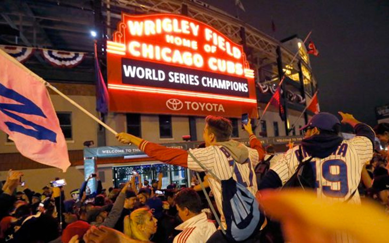 wrigley-field-marquee-chicago-cubs-fans-world-series-win
