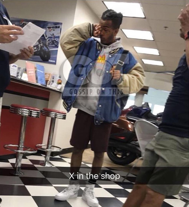 xxxtentacion wearing a hoodie