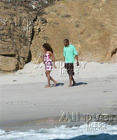 Beyonce & Jay-Z on Vacation in Mexico