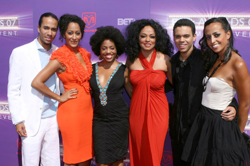 Diana Ross & her offspring (too damn many to name!) at the ’07 BET Awards