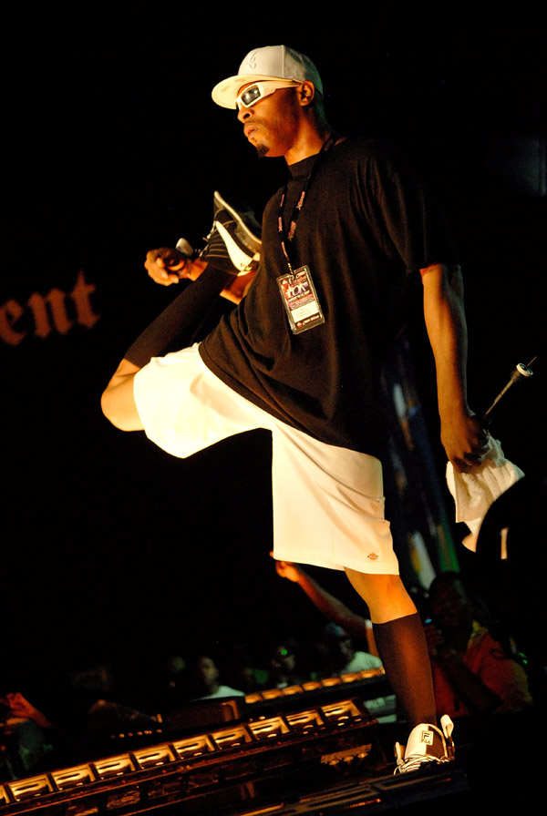 Fabo doing that tired ass “dance move” at the 2007 O’Zone Awards