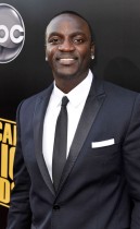 Akon on the Red Carpet // 2008 American Music Awards
