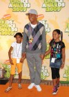 Russell Simmons & his daughters // 2009 Kids Choice Awards Red Carpet