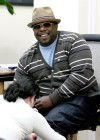 Cedric the Entertainer at a Beverly Hills Beauty Salon (May 27th 2009)