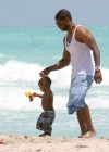 Usher & his son at Miami Beach (Apr. 28th 2009)