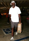 Samuel L. Jackson leaving Whole Foods in Los Angeles (June 18th 2009)