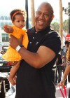 Tommy “Tiny” Lister and his family leaving The Hard Rock Hotel (July 24th 2009)