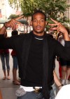 Marlon Wayans leaving his hotel in NYC (August 5th 2009)