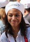 Zoe Saldana // Los Angeles Mission & Anne Douglas Center’s Thanksgiving Meal for the Homeless