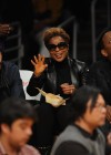 Mary J. Blige with her husband Kendu Isaacs at the Los Angeles Lakers vs. Houston Rockets Basketball Game – January 5th 2010