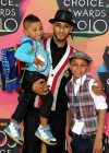 Producer/rapper Swizz Beatz and his sons // 23rd Annual Nickelodeon Kids’ Choice Awards