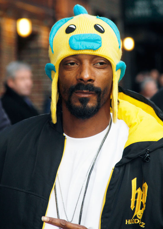 SPOTTED: Snoop Dogg Rocks a Funny Fish Hat On His Way to ...