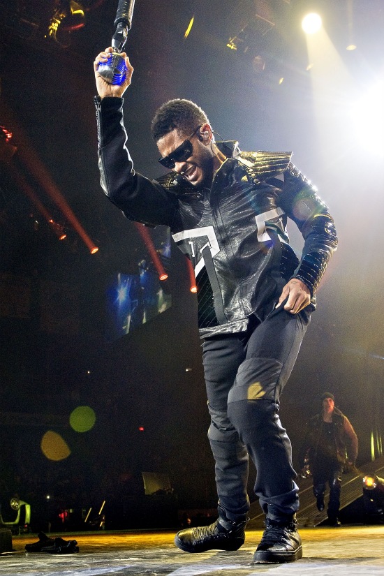 who is on tour with usher