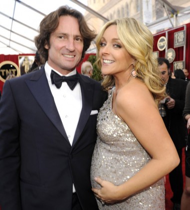 Jane Krakowski Gives Birth to "Healthy" Baby Boy