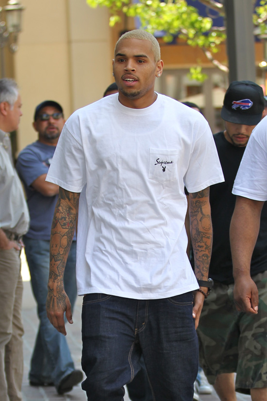 Chris Brown Treats Himself to a Shopping Spree in L.A. [PHOTOS]