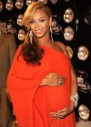 Beyonce pregnant at the 2011 MTV Video Music Awards