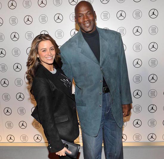 Michael Jordan Engaged To Girlfriend Yvette Prieto