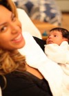 Blue Ivy Carter with mommy Beyonce