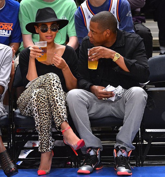 Beyonce and Jay-Z Show Off PDA at Knicks vs. Heat Basketball Game in ...