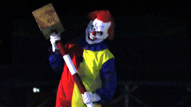 Killer Clown Scare Prank Video Might Be The Scariest Prank On The Internet 0879