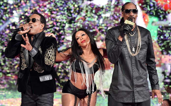 snoop-dogg-charlie-wilson-iheartradio-music-awards