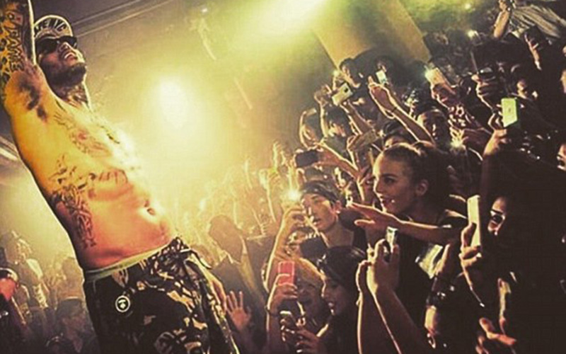 chris-brown-performs-china