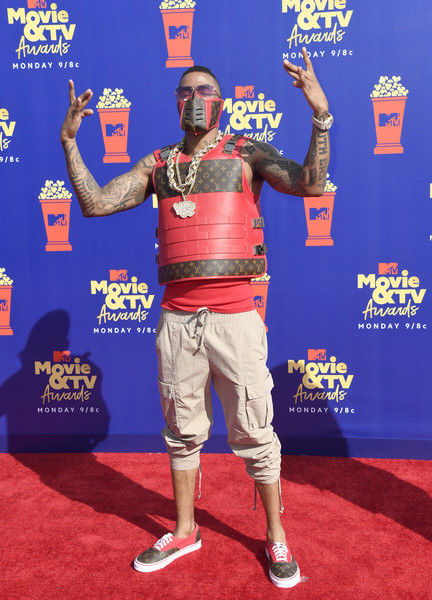 Nick Cannon channels Mortal Kombat in Louis Vuitton MUZZLE on starry MTV  Movie Awards red carpet