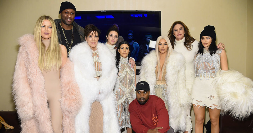 Kim Kardashian Announces "Keeping Up With the Kardashians" Will Air Its